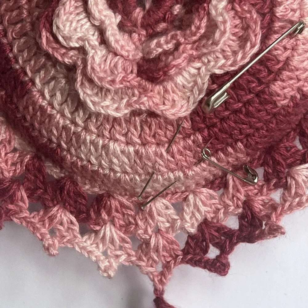 VTG Handmade Crochet Hanging Pin Cushion 3D Floral Ombre Pink Wall Decor Tassel